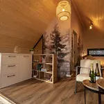 Дом отдыха Osada Lovelaski - Balia Jacuzzi, Sauna I Kominek - Caloroczne Premium *